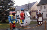 Der Marktplatz von Olbernhau mit Nussknacker,
                      Reiterlein und Pfefferkuchenfrau